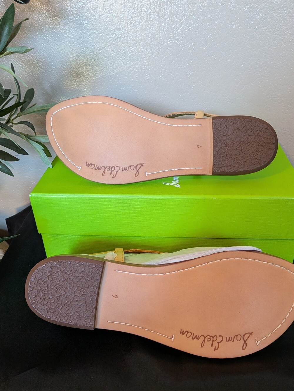 NWT! Sam Edelman Gigi Flora Embellished Thong Sandals Size 7M - Picture 4 of 6